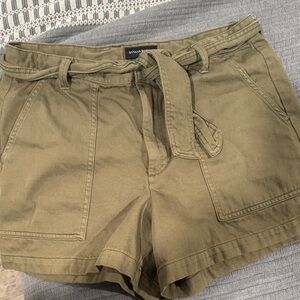 Banana Republic Khaki Women's Cargo Shorts